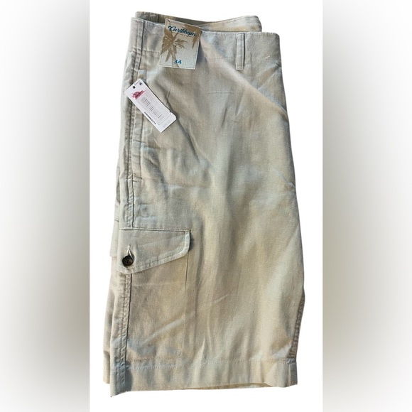 Caribbean Cream Cargo Shorts with Relaxed Fit and Textured Fabric - Picture 6 of 10